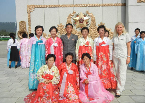 Torkov večer s knjižnico. Potopisno predavanje: BERNARDA DEBELJAK – SEVERNA KOREJA